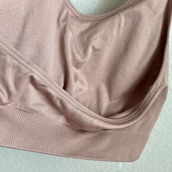 Puma Halter Style Sports Bra Medium - Picture 6 of 7